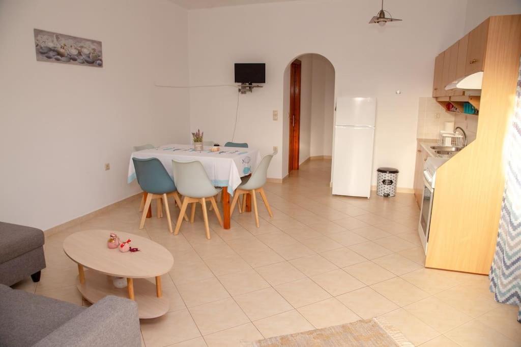 Εξοχη Και Θαλασσα Apartment Makry Gialos  Exterior photo